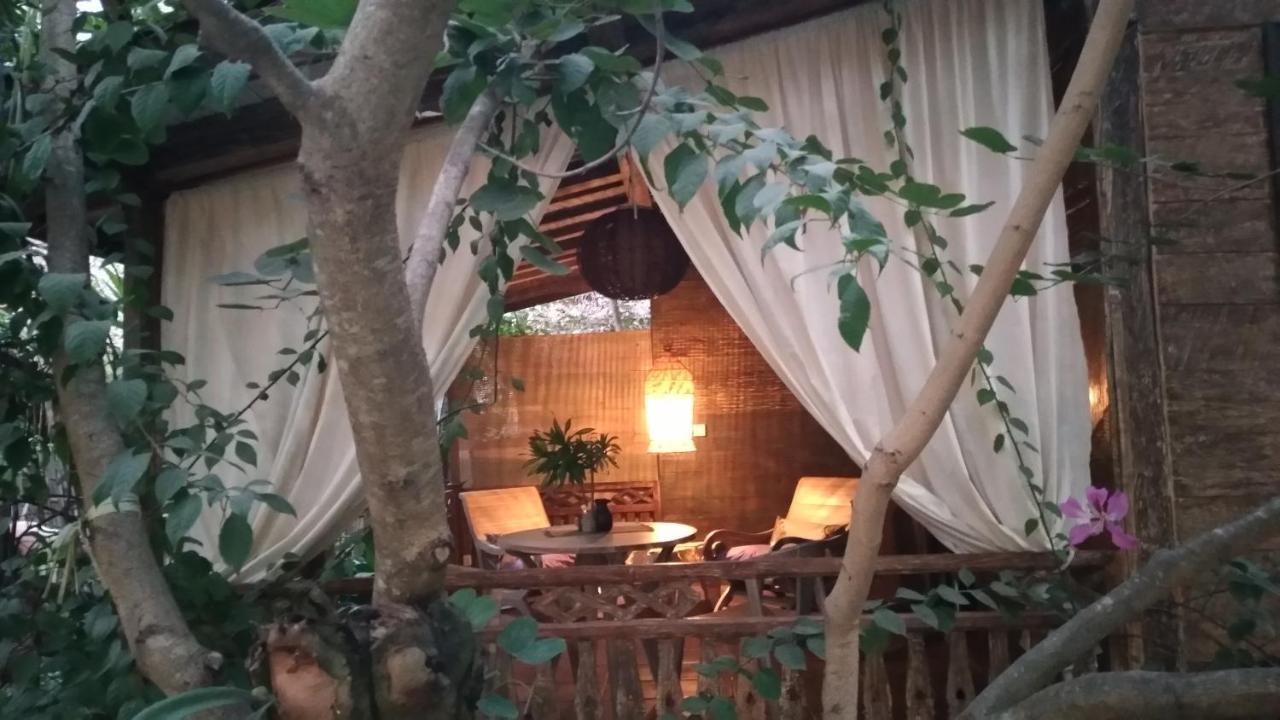 Villas Light House - Eco-Traditional Joglo Gili Trawangan Dış mekan fotoğraf