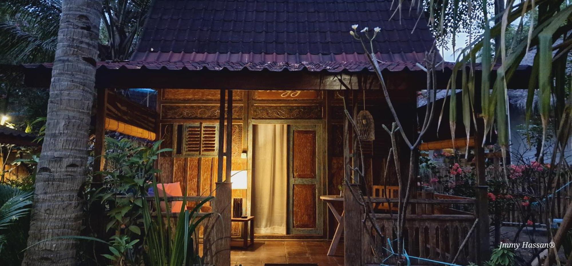 Villas Light House - Eco-Traditional Joglo Gili Trawangan Dış mekan fotoğraf