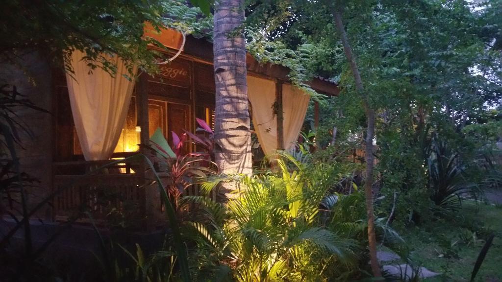 Villas Light House - Eco-Traditional Joglo Gili Trawangan Dış mekan fotoğraf